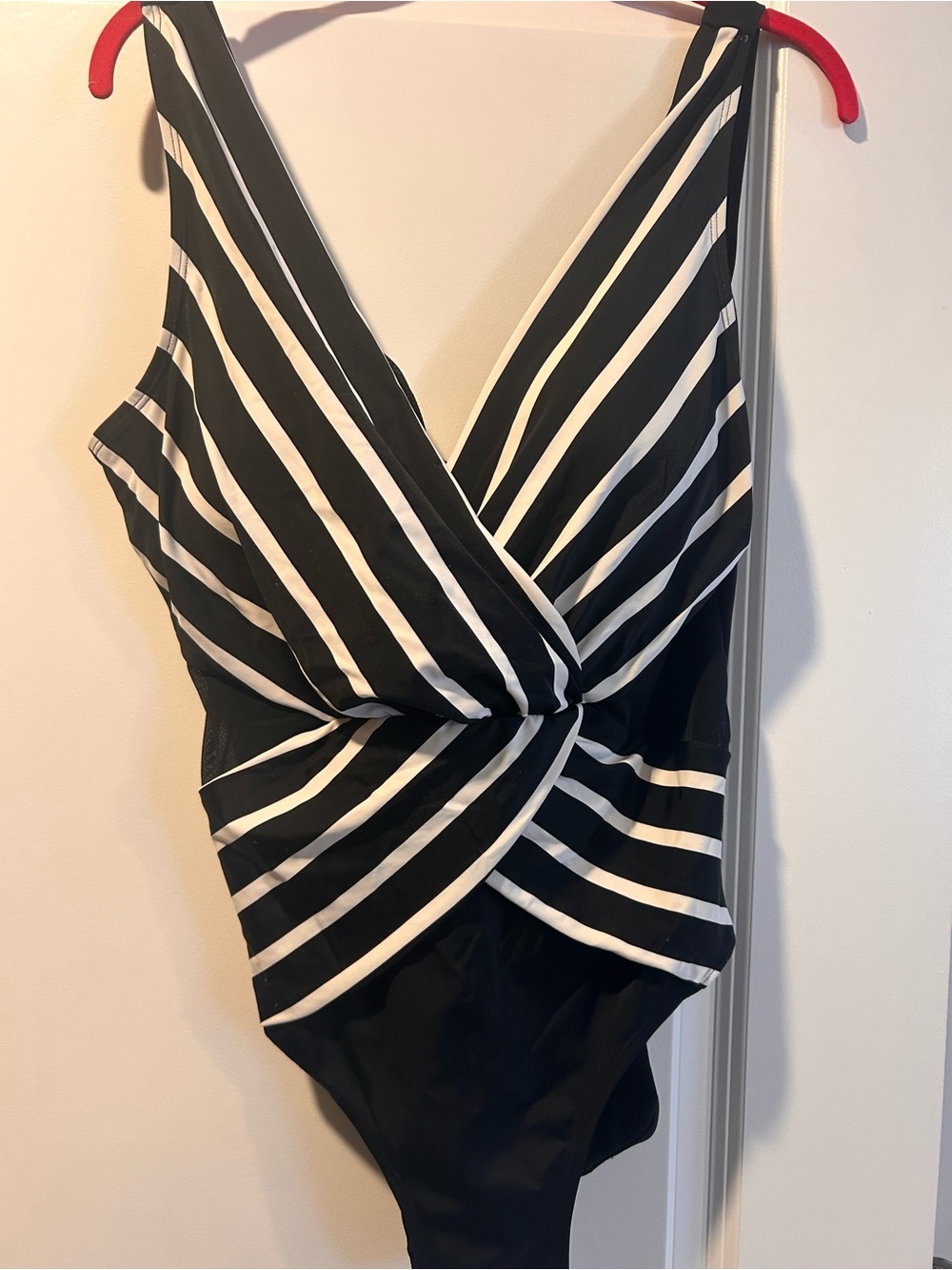 Black & White Striped Twist-Front One-Piece Swimsuit. Size 14.